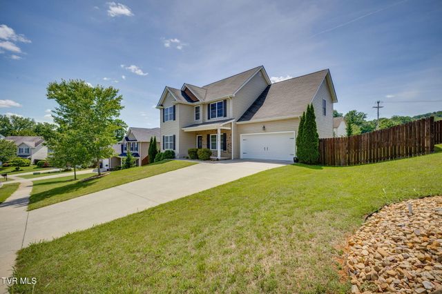 2016 Falling Leaf Drive, Kingsport, TN 37664