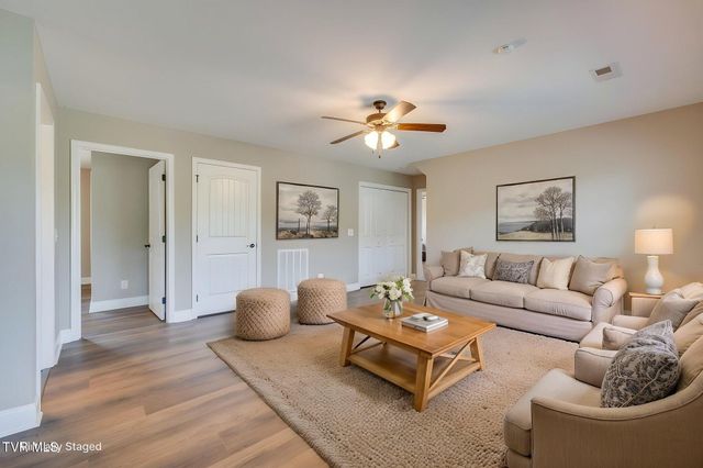 2016 Falling Leaf Drive, Kingsport, TN 37664