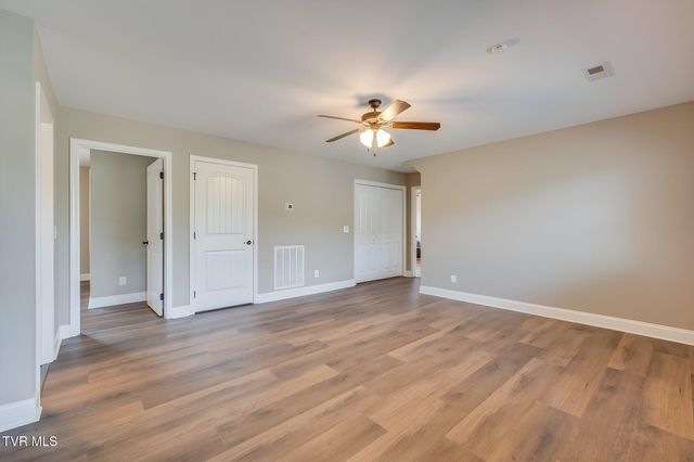 2016 Falling Leaf Drive, Kingsport, TN 37664