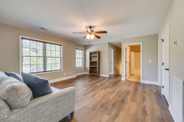 2016 Falling Leaf Drive, Kingsport, TN 37664