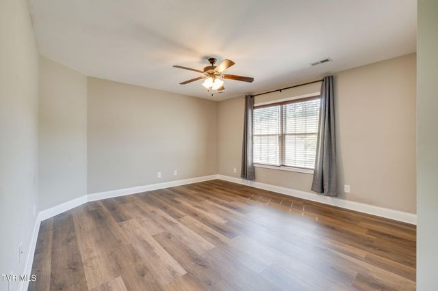 2016 Falling Leaf Drive, Kingsport, TN 37664