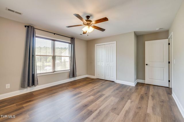 2016 Falling Leaf Drive, Kingsport, TN 37664