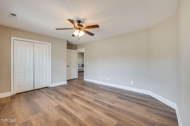 2016 Falling Leaf Drive, Kingsport, TN 37664