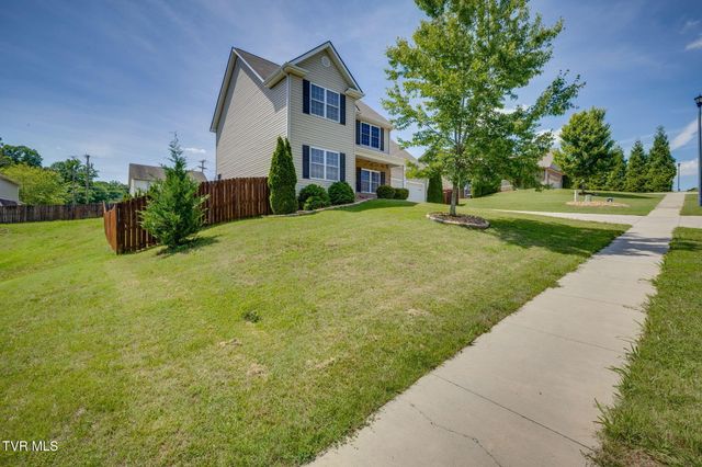 2016 Falling Leaf Drive, Kingsport, TN 37664
