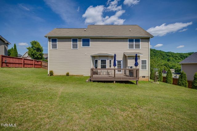 2016 Falling Leaf Drive, Kingsport, TN 37664