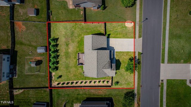 2016 Falling Leaf Drive, Kingsport, TN 37664