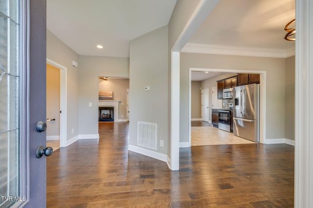 2016 Falling Leaf Drive, Kingsport, TN 37664