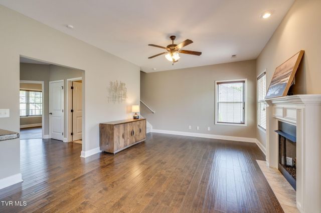 2016 Falling Leaf Drive, Kingsport, TN 37664