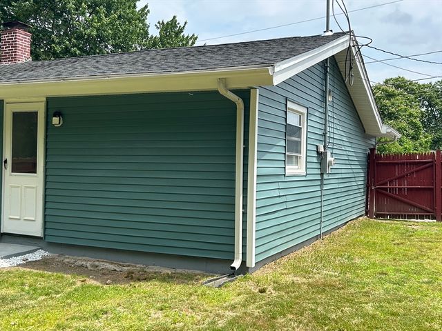 44 Boyle Rd, Brockton, MA 02302