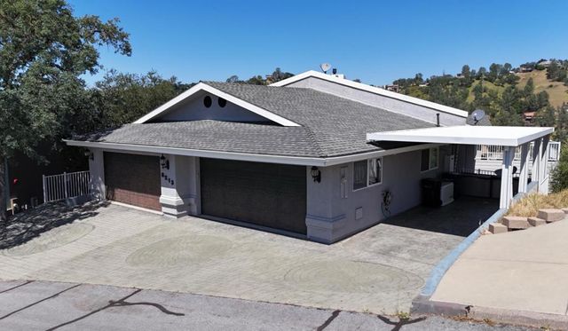 8213 Bass Point, Bradley, CA 93426