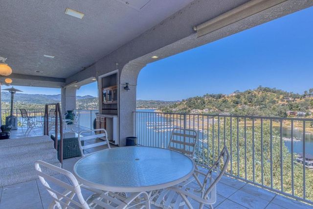 8213 Bass Point, Bradley, CA 93426