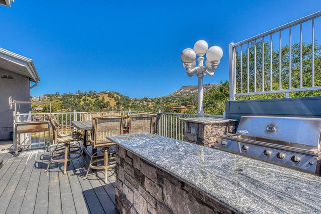 8213 Bass Point, Bradley, CA 93426