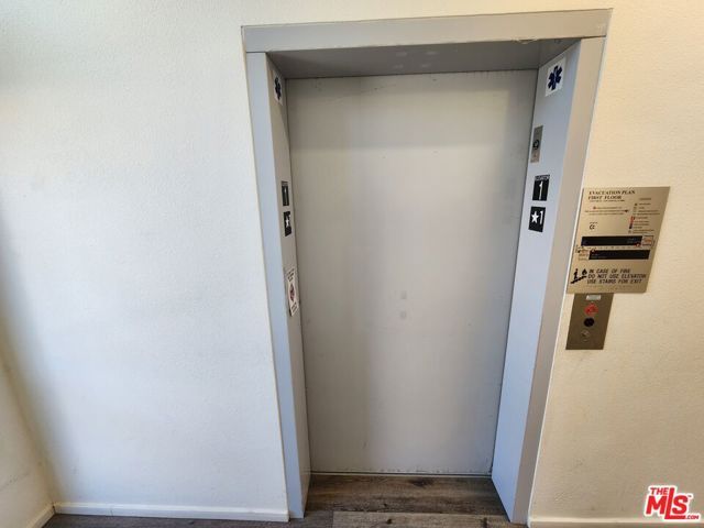 1120 E 25th Street 102, Los Angeles, CA 90011