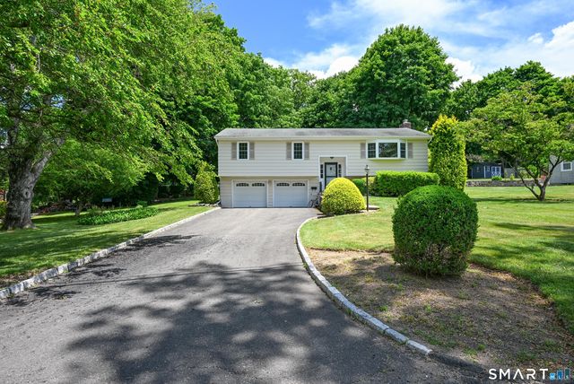 9 Crestwood Drive, Danbury, CT 06811