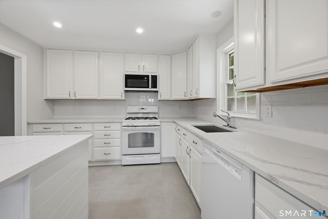 9 Crestwood Drive, Danbury, CT 06811