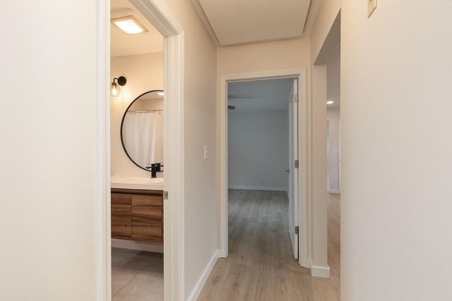 634 N Lone Pine Avenue, Springfield, MO 65802