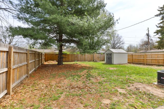 634 N Lone Pine Avenue, Springfield, MO 65802