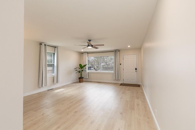 634 N Lone Pine Avenue, Springfield, MO 65802