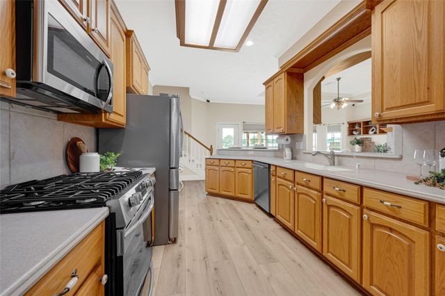 13514 Jbk Memorial Drive, Willis, TX 77318