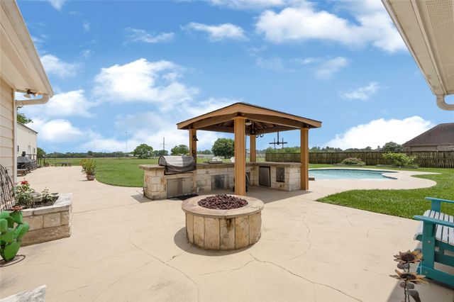 13514 Jbk Memorial Drive, Willis, TX 77318