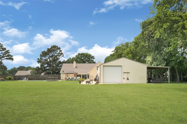 13514 Jbk Memorial Drive, Willis, TX 77318
