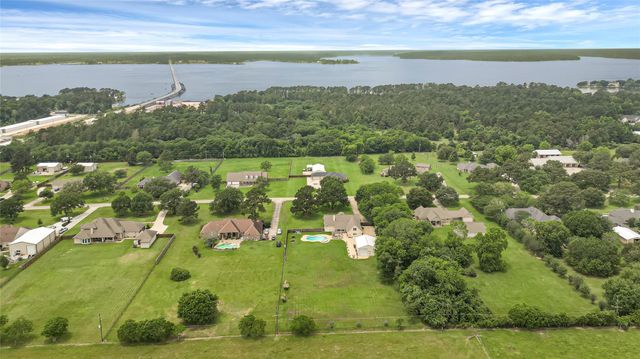 13514 Jbk Memorial Drive, Willis, TX 77318