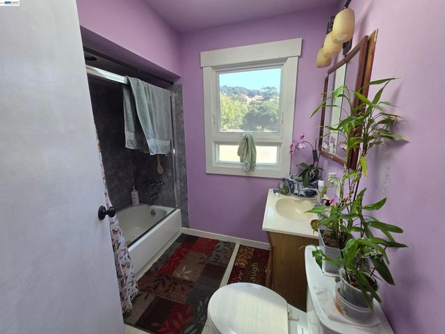 6243 San Pablo Dam Rd, El Sobrante, CA 94803