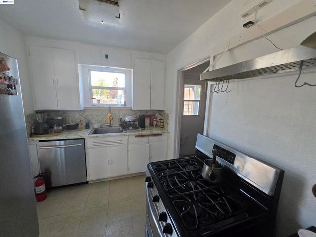 6243 San Pablo Dam Rd, El Sobrante, CA 94803