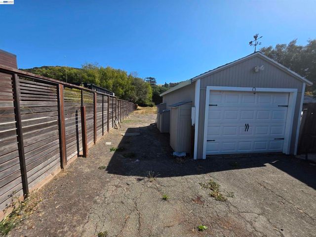 6243 San Pablo Dam Rd, El Sobrante, CA 94803