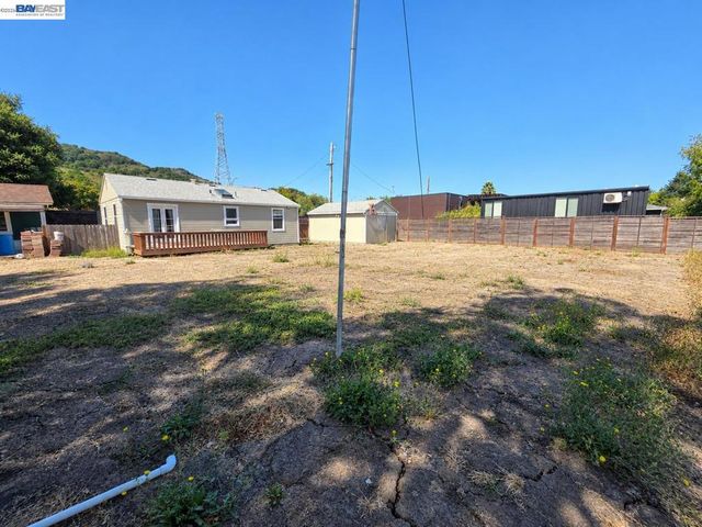 6243 San Pablo Dam Rd, El Sobrante, CA 94803
