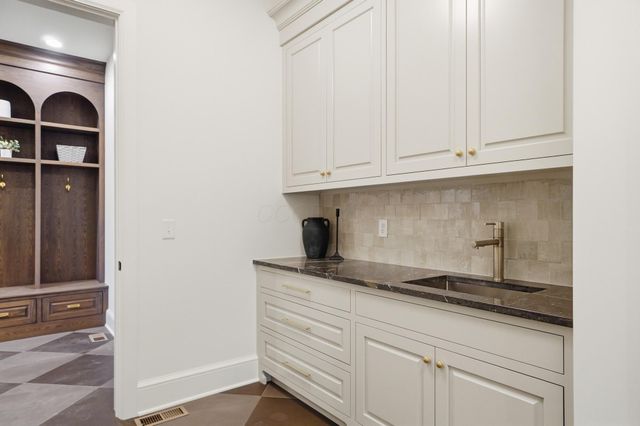 8320 Canopy Glen Drive, Plain City, OH 43064
