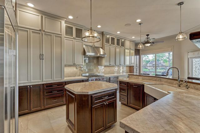 538 French Kingston Ct, Montgomery, TX 77356