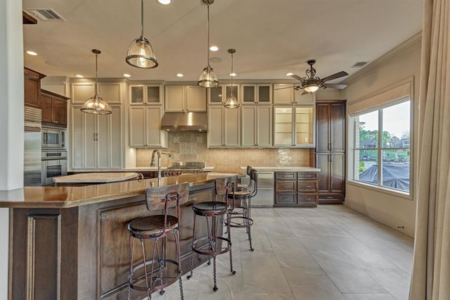 538 French Kingston Ct, Montgomery, TX 77356