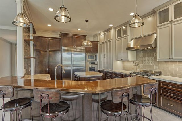 538 French Kingston Ct, Montgomery, TX 77356