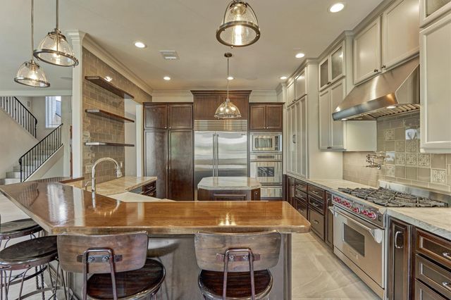 538 French Kingston Ct, Montgomery, TX 77356