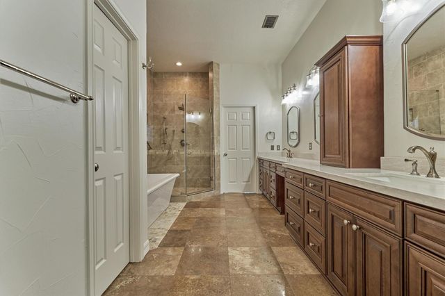 538 French Kingston Ct, Montgomery, TX 77356