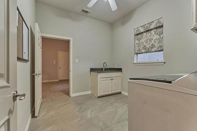 538 French Kingston Ct, Montgomery, TX 77356