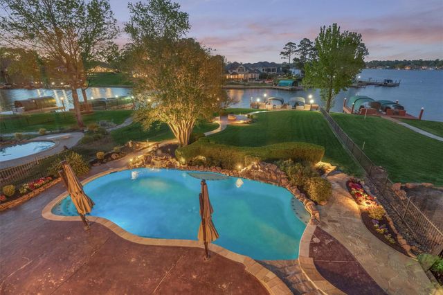 538 French Kingston Ct, Montgomery, TX 77356