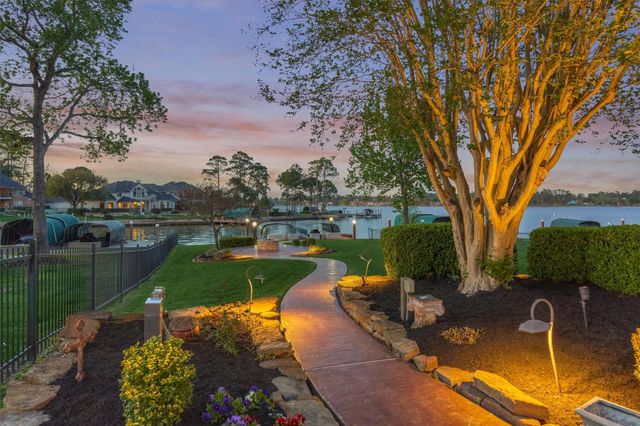 538 French Kingston Ct, Montgomery, TX 77356