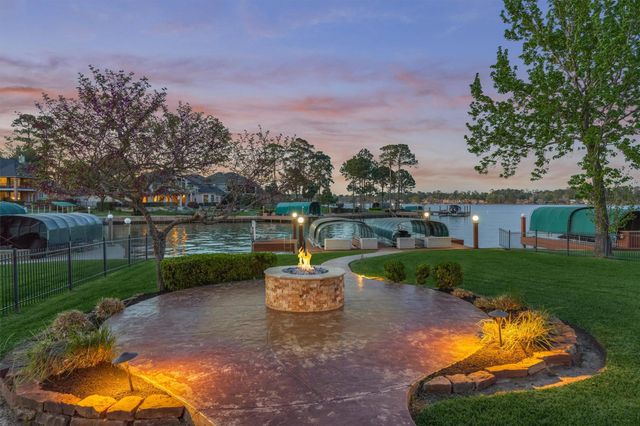 538 French Kingston Ct, Montgomery, TX 77356