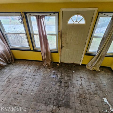 1450 Flamingo, Wixom, MI 48393