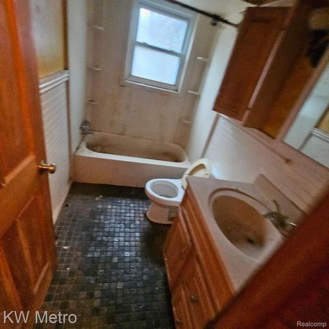 1450 Flamingo, Wixom, MI 48393