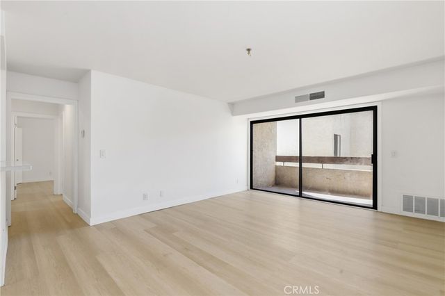 700 W 3rd Street A209, Santa Ana, CA 92701