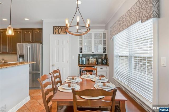 11 Queens Lane, Wayne, NJ 07470
