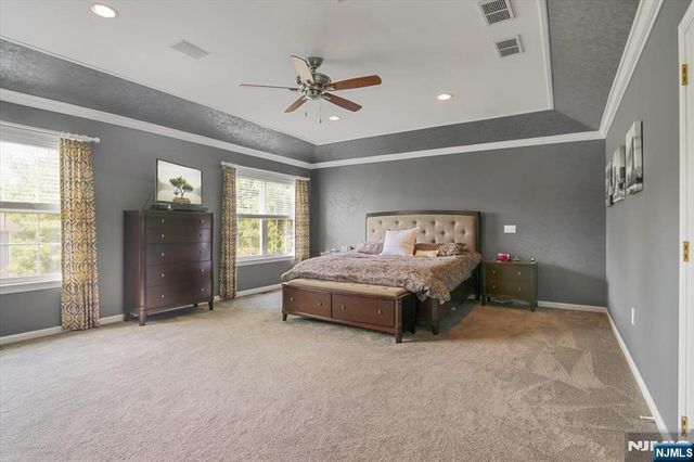 11 Queens Lane, Wayne, NJ 07470