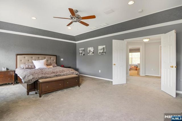 11 Queens Lane, Wayne, NJ 07470
