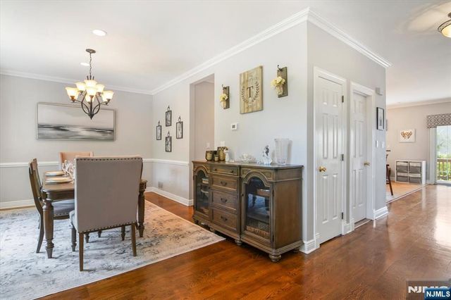 11 Queens Lane, Wayne, NJ 07470