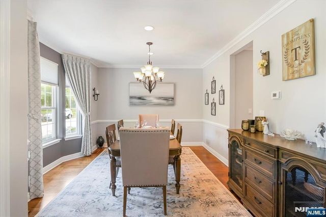 11 Queens Lane, Wayne, NJ 07470
