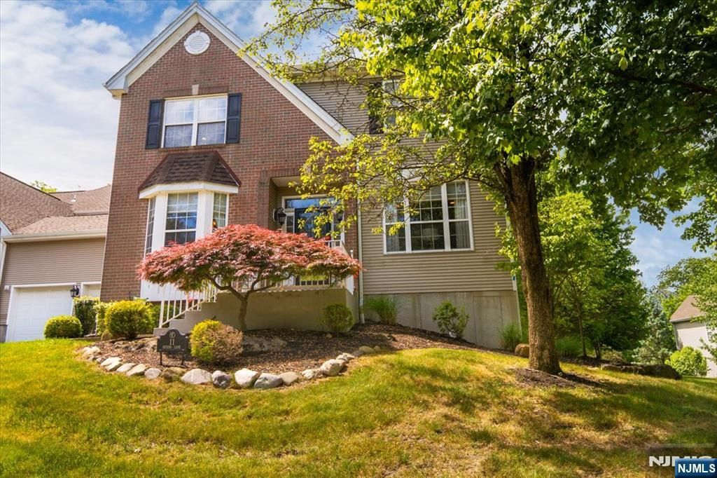 11 Queens Lane, Wayne, NJ 07470