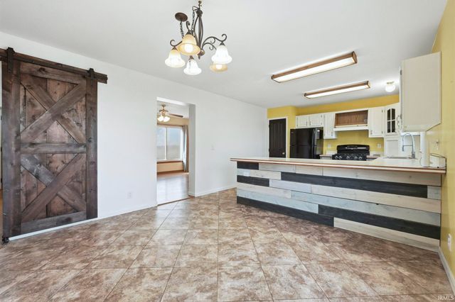 6307 N 500 E Road, Roanoke, IN 46783